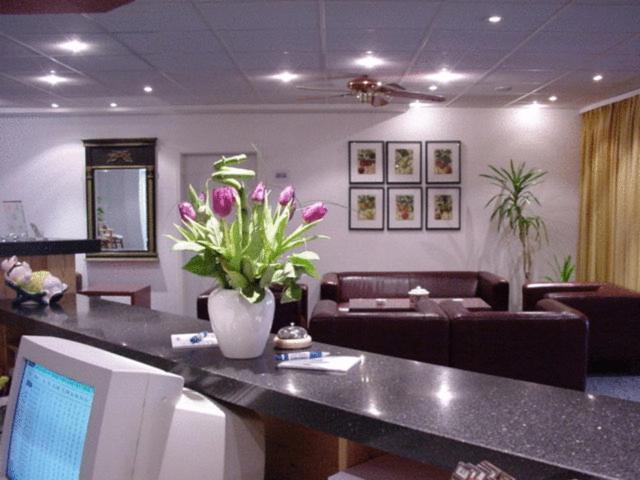 Neustaedter Hof Hotel Garni 노이슈타트암루벤베르크 외부 사진